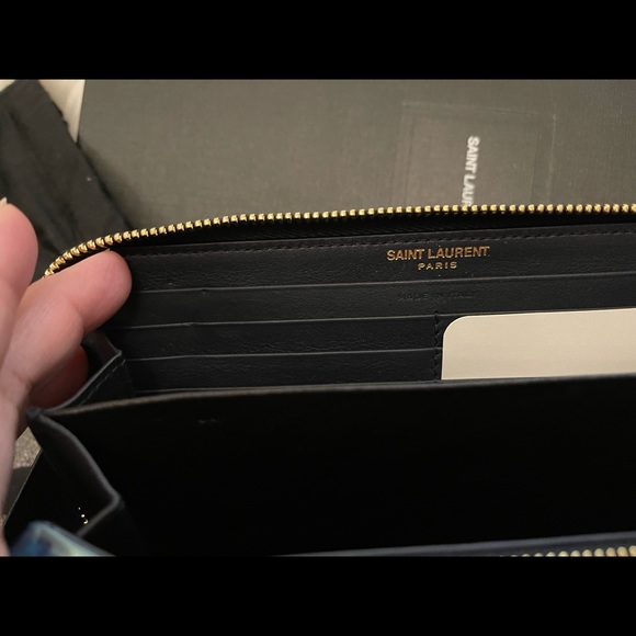 🚫$SOLD$🚫Authentic Saint Laurent Wallet - Picture 3 of 6
